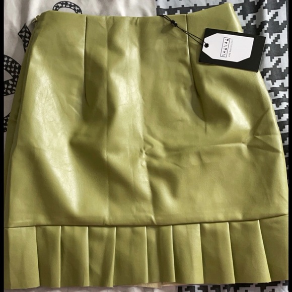 NEW NaaNaa - NEVER WORN‼️ Olive Khaki Frill Peplum Faux Leather Skirt US SIZE 4 - Picture 8 of 13